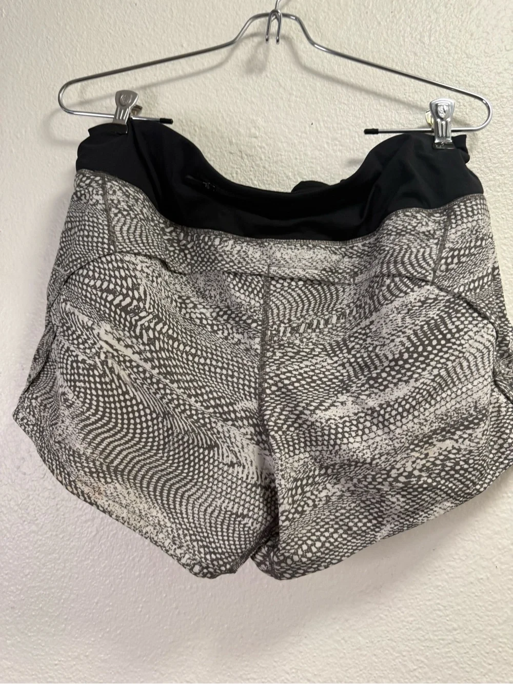 lululemon athletica lightweight athletic